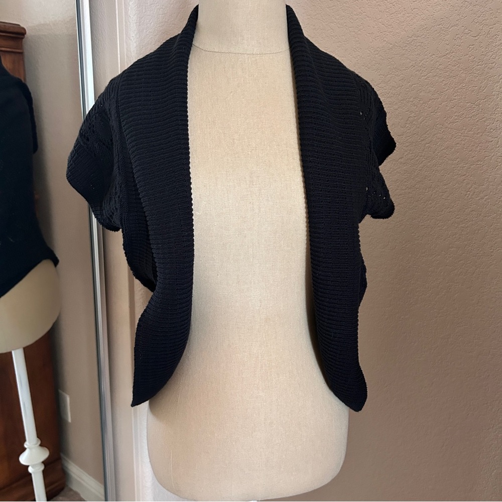 Women’s Topin Black Shrug Size Small